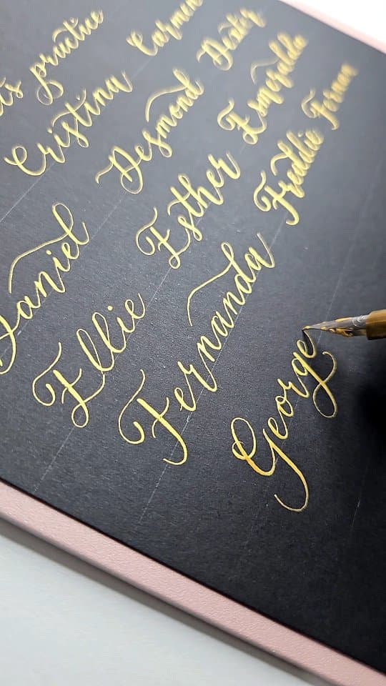 Real-time gold calligraphy names